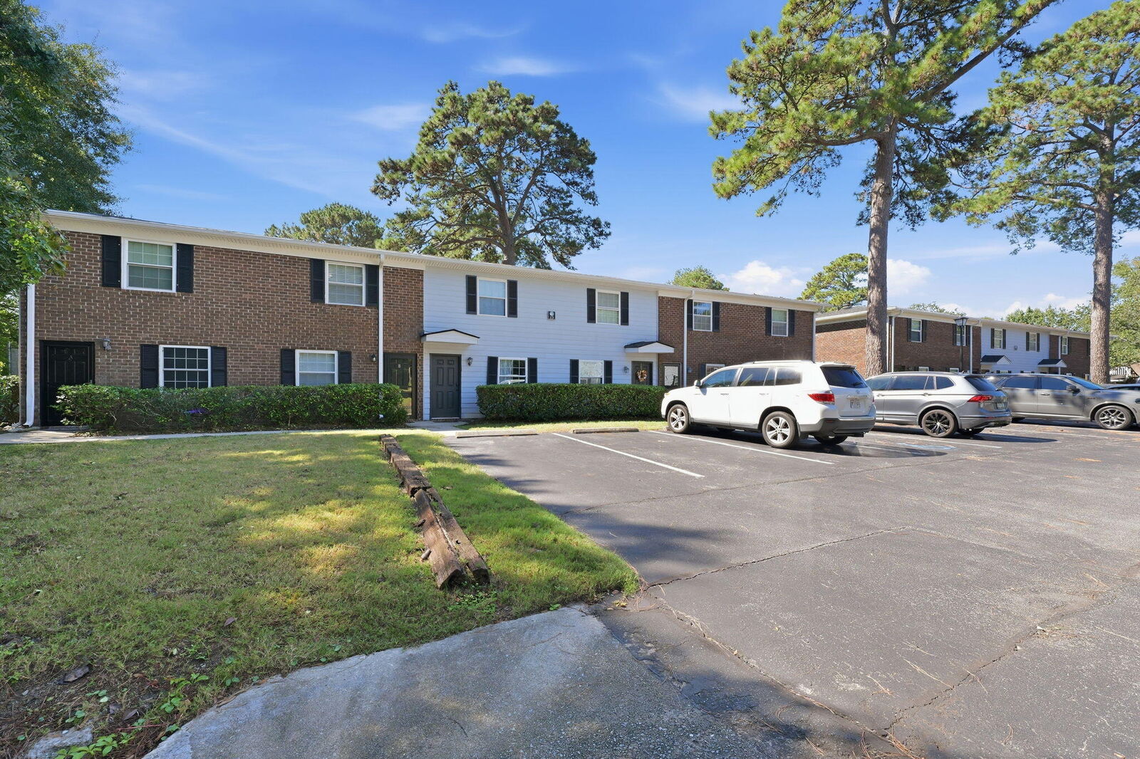 Property Photo:  21 Rivers Point Row Apt 13E  SC 29412 