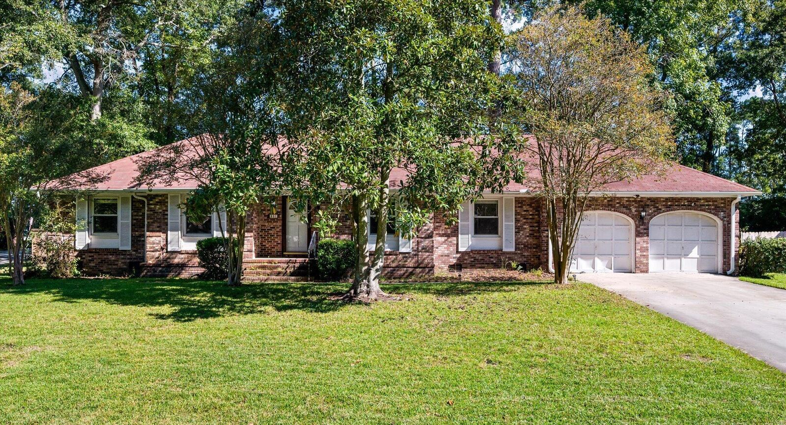 Property Photo: 201 Stratford Drive SC 29485