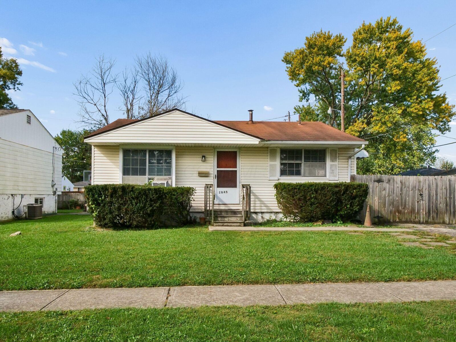 Property Photo:  1045 N Cassady Avenue  OH 43219 