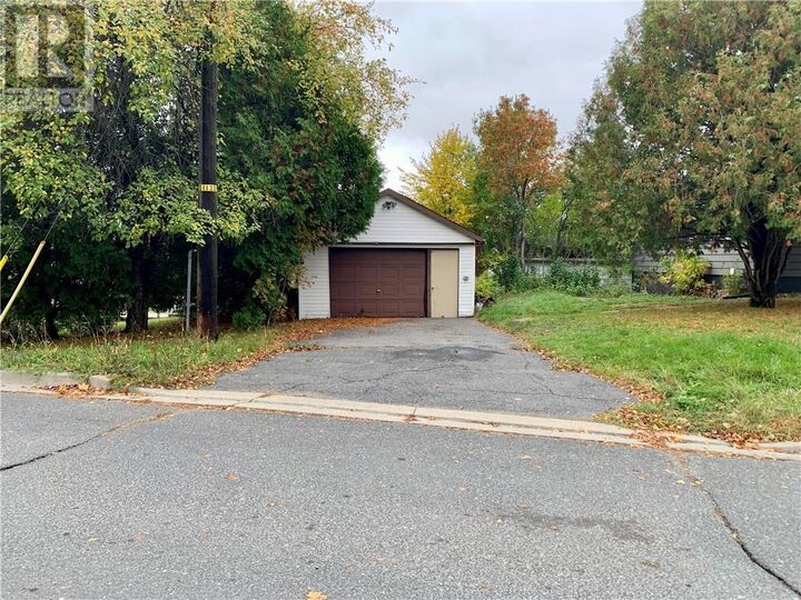 Property Photo:  889 Adelaide Street  ON P3E 4B7 