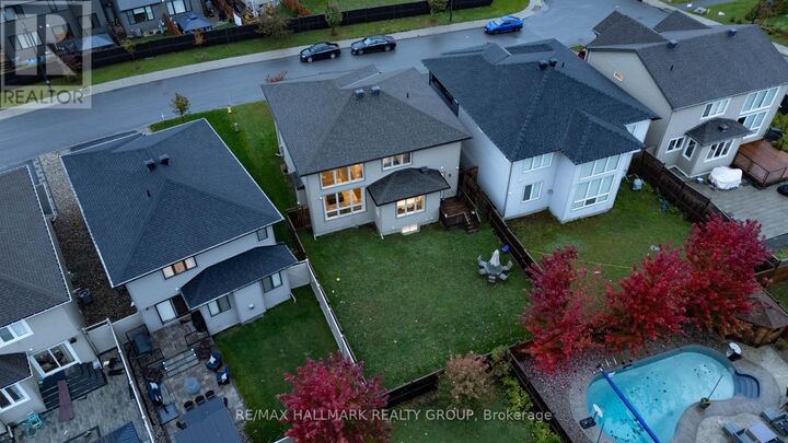 Property Photo:  305 Oxer Place South  ON K2V 0C6 