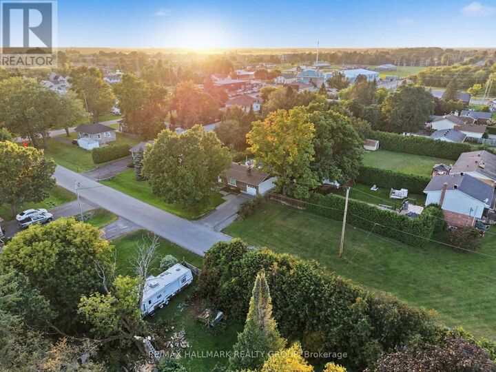 Property Photo:  65 Christopher Hamilton Street  ON K0A 2Z0 