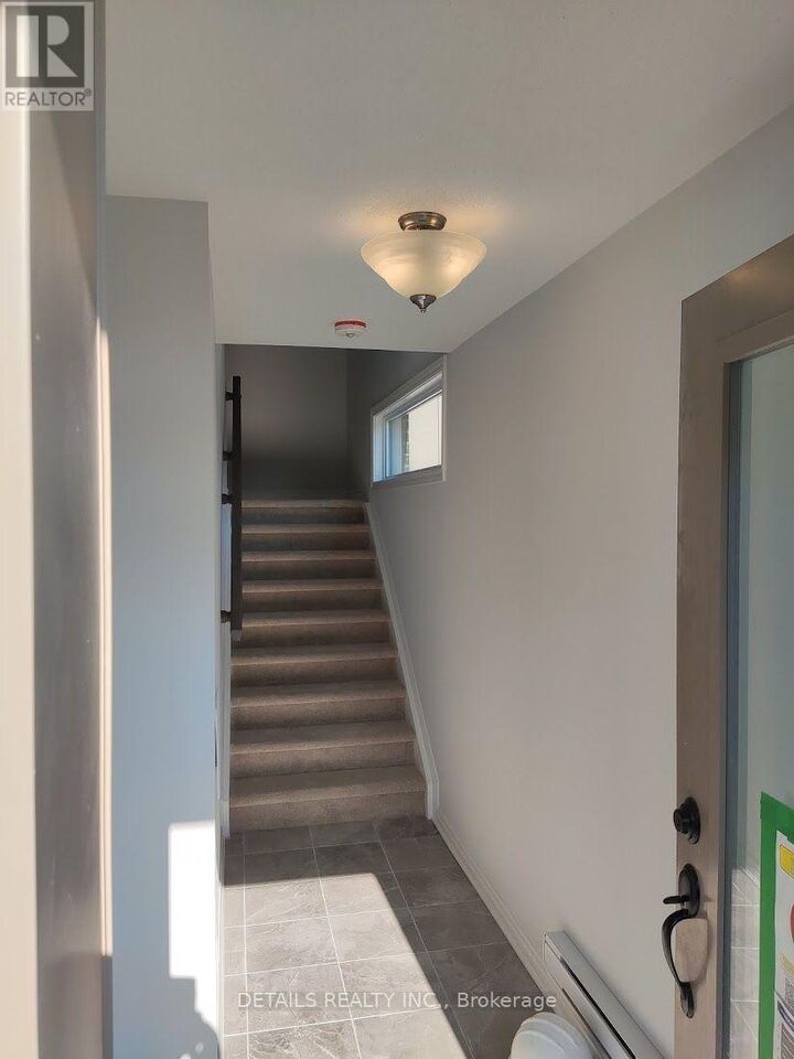 Property Photo:  800 Kiniw Private  ON K1K 5A3 