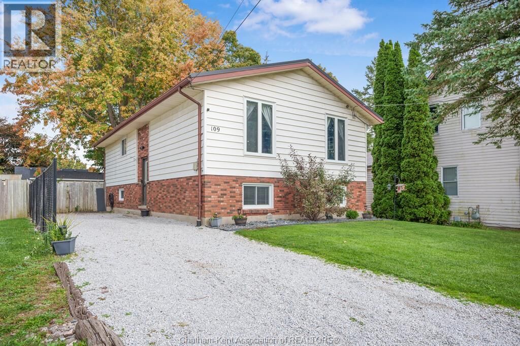Property Photo:  109 McGeorgre Street  ON N0P 1A0 