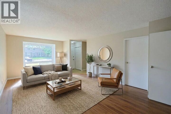 Property Photo:  253 Hampton Avenue  ON N7S 4Z2 