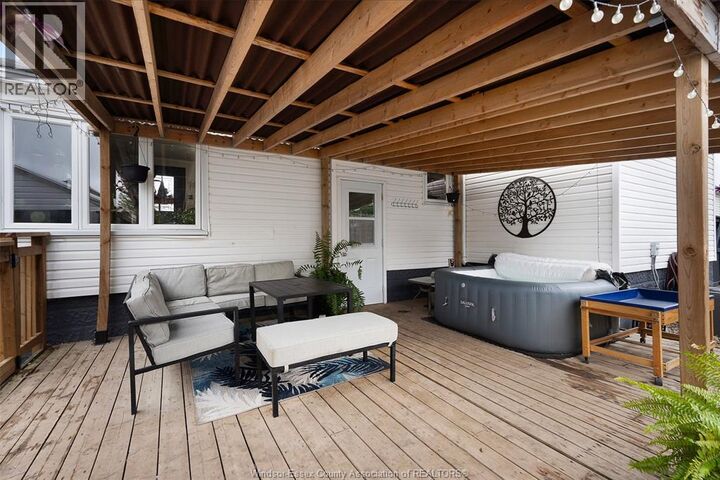 Property Photo:  83 Elliott Street  ON N8H 3M9 