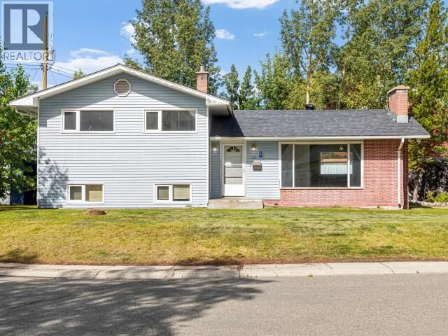 Property Photo:  30 Takhini Ave  YT Y1A 3N6 