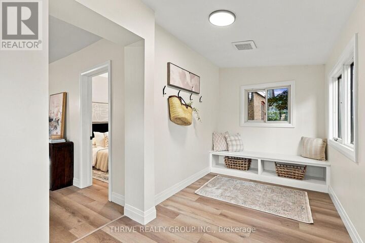 Property Photo:  33 Glenwood Avenue East  ON N5Z 2P7 
