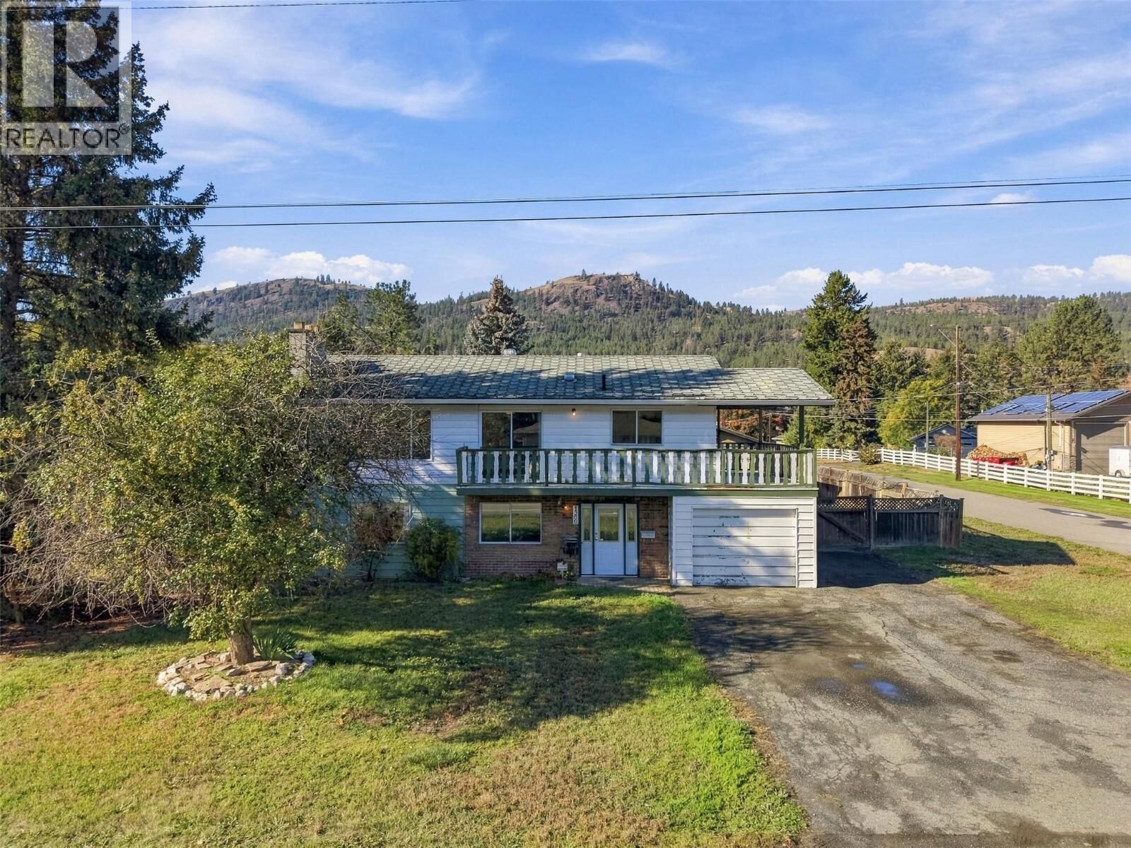 Property Photo:  4569 Spurraway Road  BC V2H 1M8 