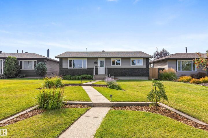 Property Photo:  6207 85 Avenue NW  AB T6B 0J4 