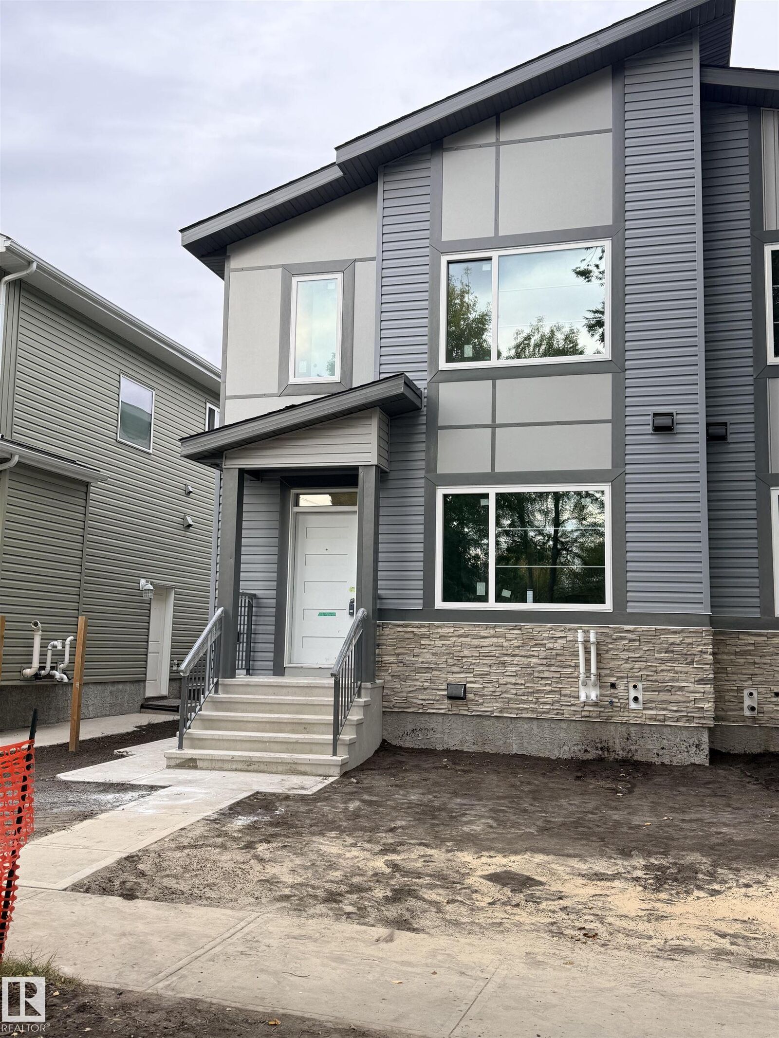 Property Photo:  12906 123 Street NW  AB T5L 0J5 