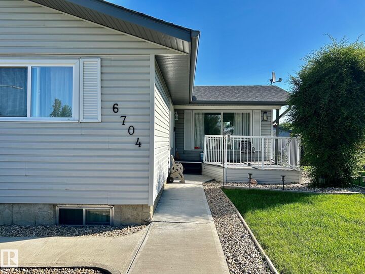 Property Photo:  6704 152A Avenue NW  AB T5C 2Y9 