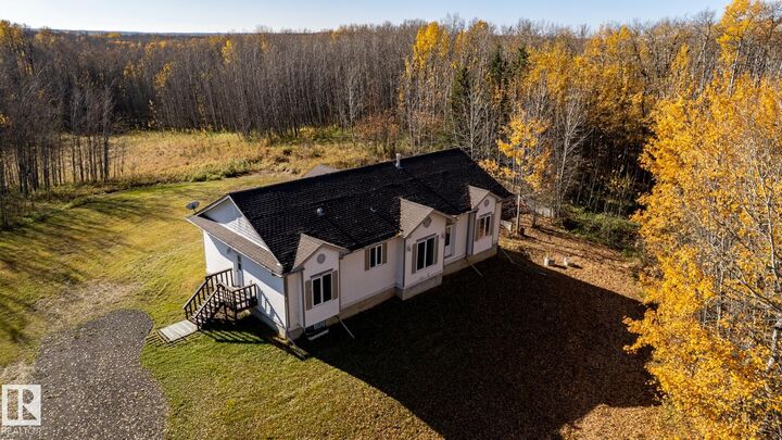Property Photo:  55220 Range Road 13 8  AB T0E 1V0 