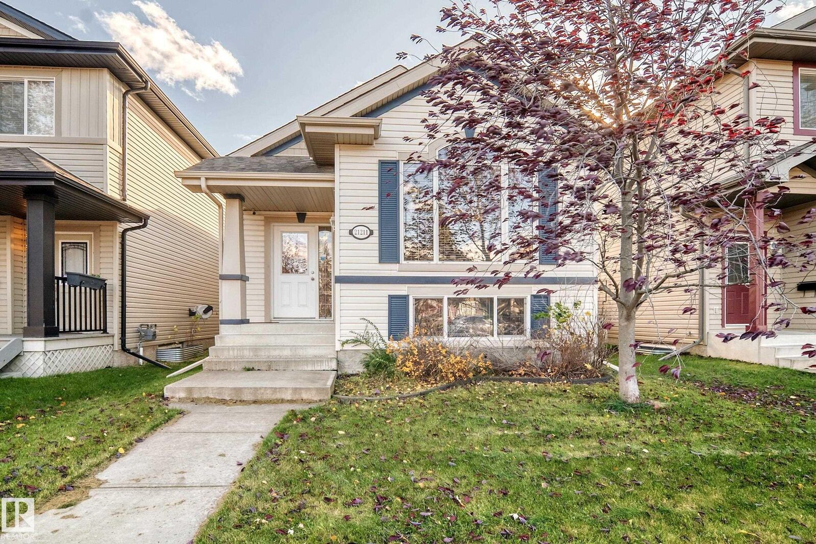 Property Photo: 21211 59 Avenue NW AB T6M 0H5