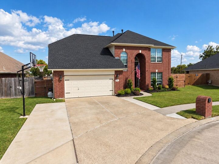 Property Photo:  105 Kevin Court  TX 77571 