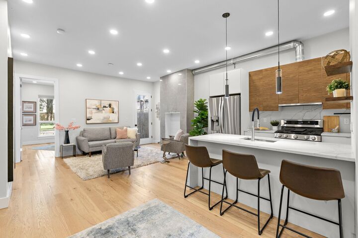 Property Photo:  176 Griffith St 1  NJ 07307 