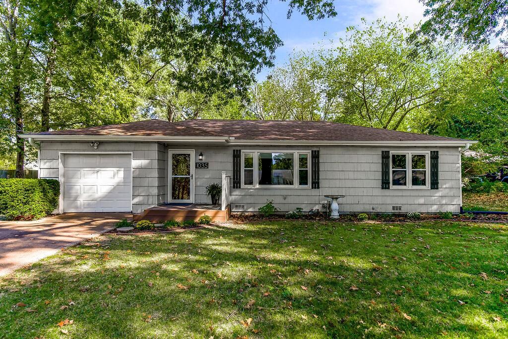 Property Photo:  1035 S 48th Terrace  KS 66106 