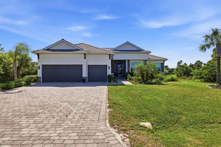 Property Photo: 15185 Hennipen Circle FL 33981