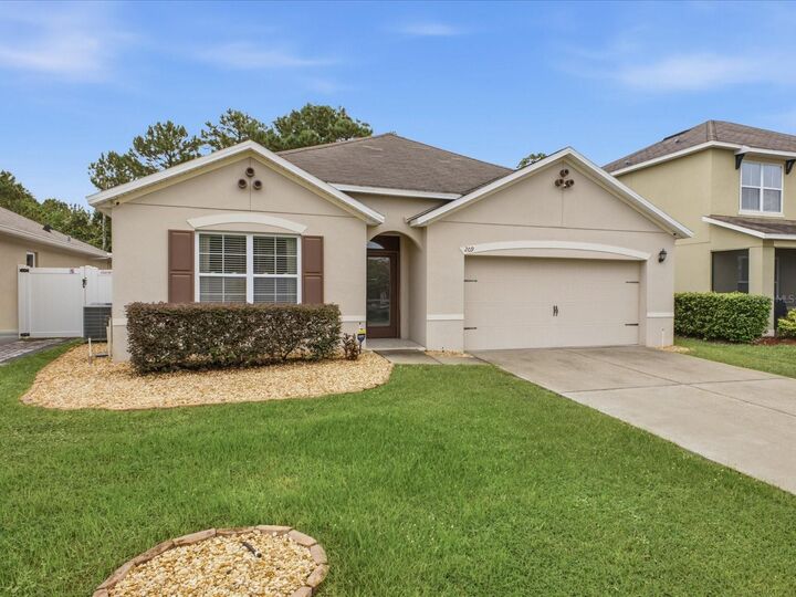 Property Photo:  209 Tanglewood Drive  FL 33896 