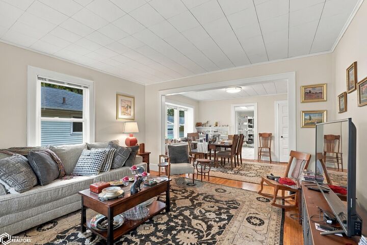 Property Photo:  533 S Plane Street  IA 52601 