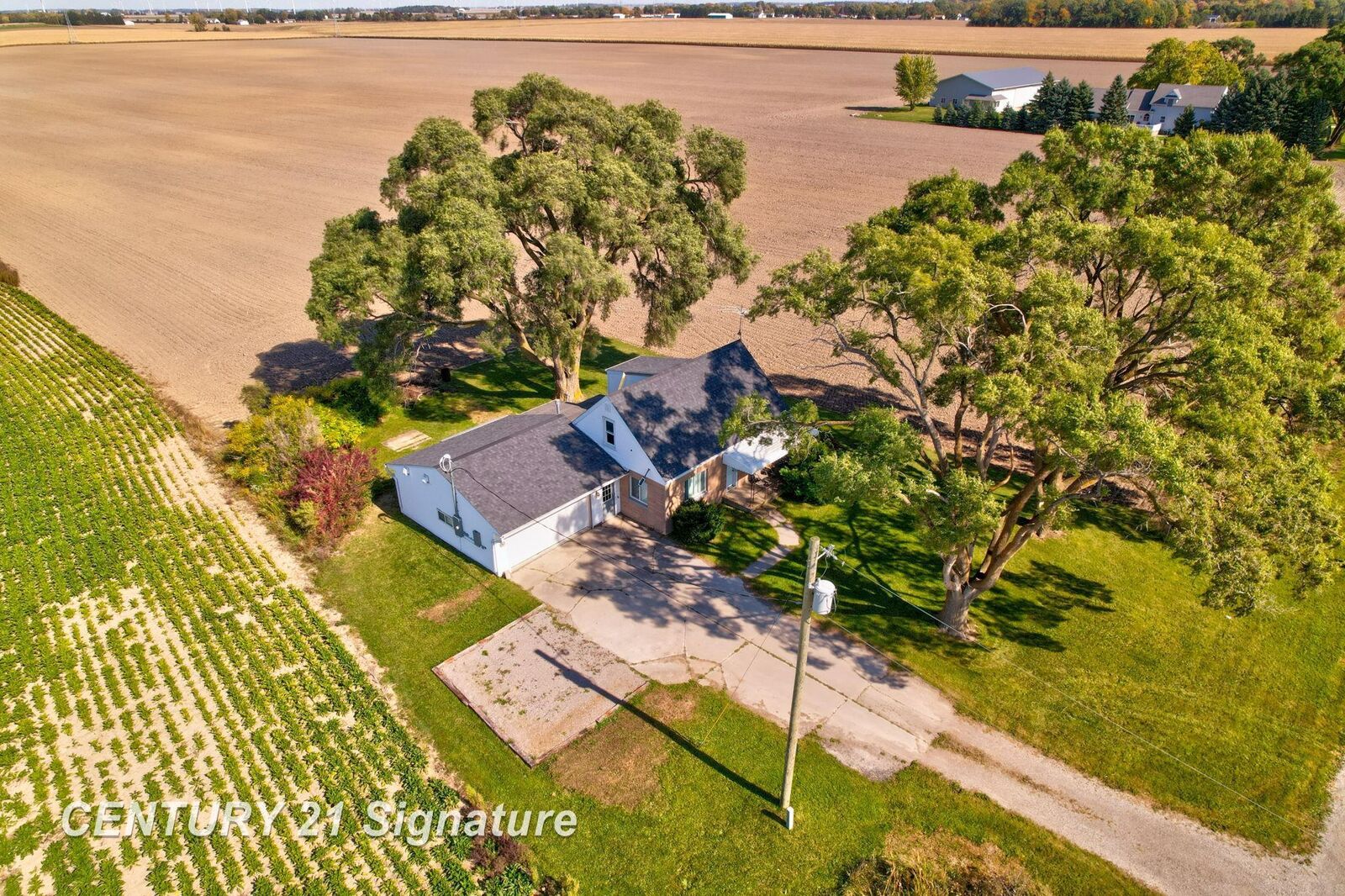 Property Photo: 12265 E Washington Road MI 48757