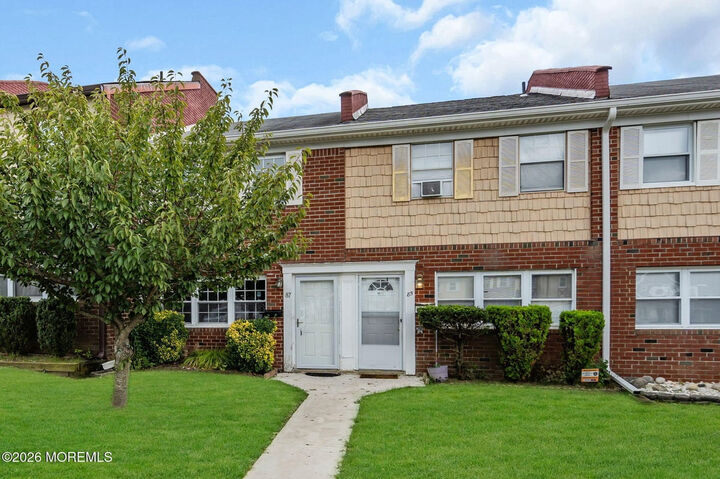 Property Photo:  87 Briar Mills Drive  NJ 08724 