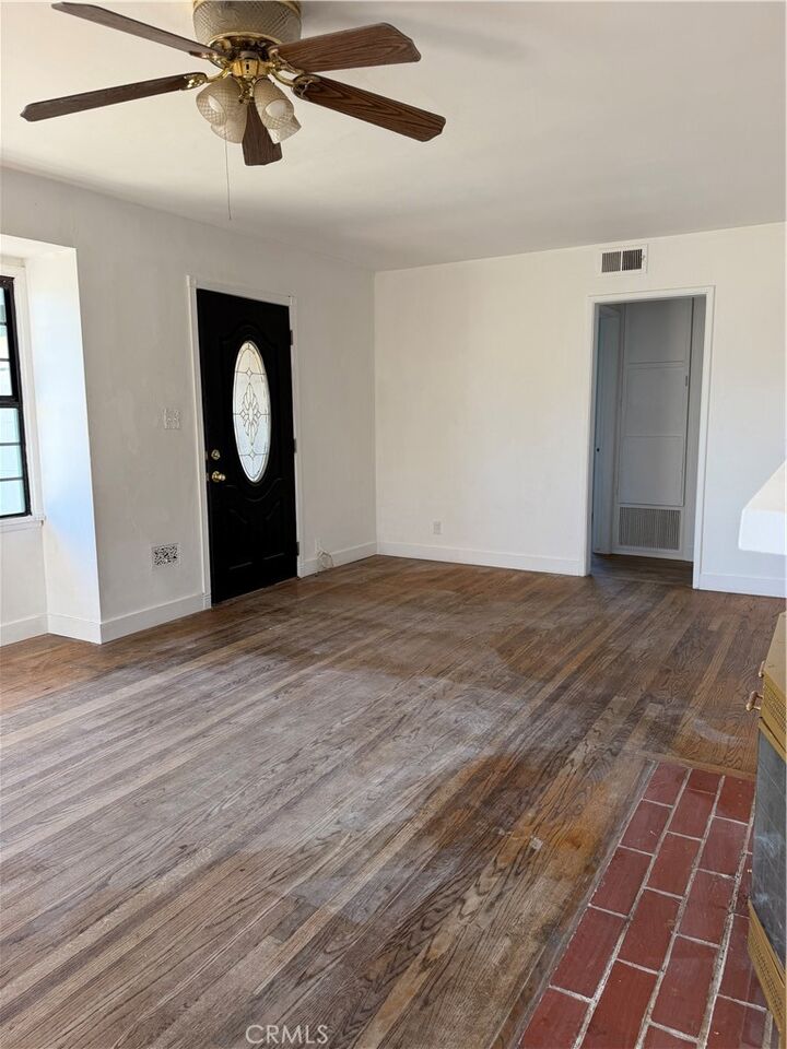 Property Photo:  537 E Mariposa  CA 93454 