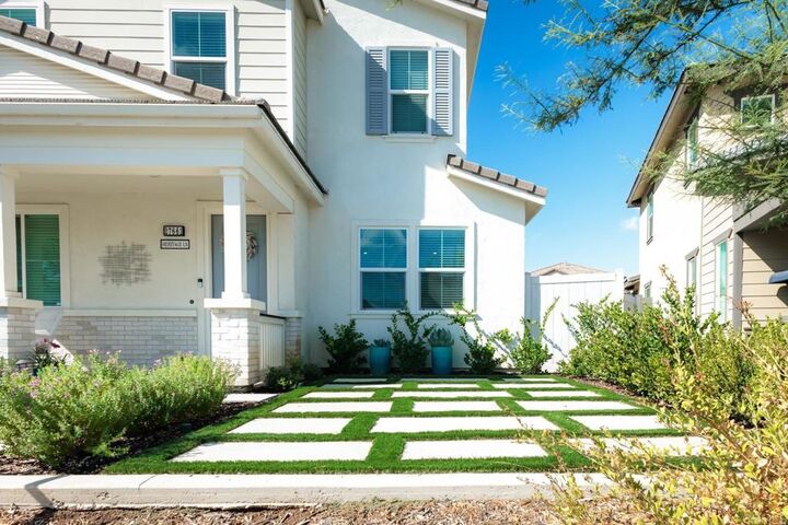 Property Photo:  27661 Heritage Lane  CA 92082 