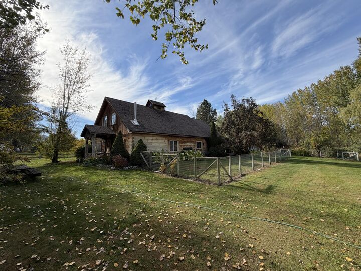 Property Photo: 3383 Hwy 25 Hwy N WA 99157