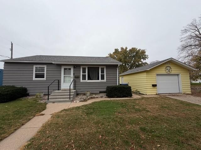 Property Photo: 1604 N 2nd Street MN 56001