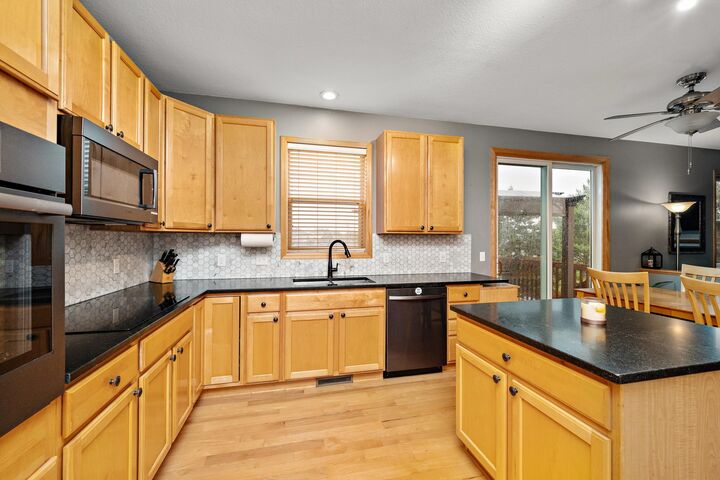 Property Photo: 6622 Ashton Circle MN 55379