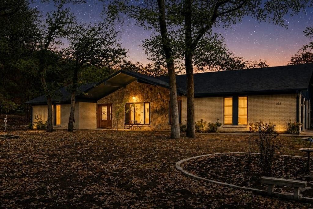 Photo de la propriété:  104 Trailwood Court  TX 76028 