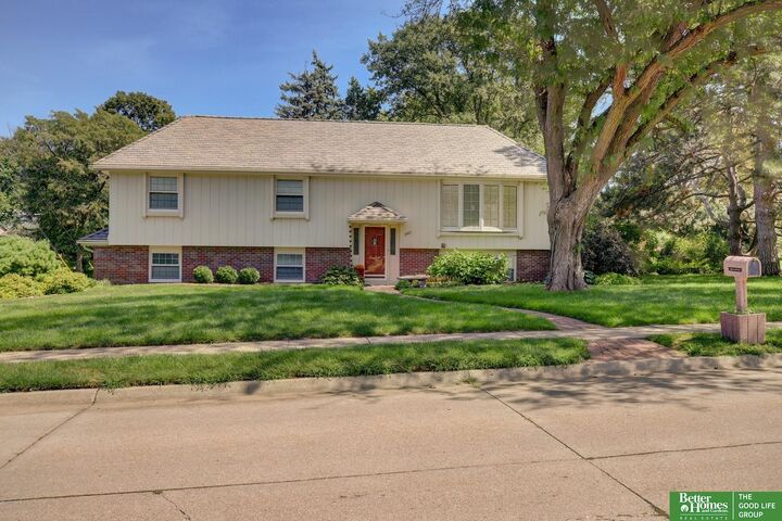 Property Photo:  3303 S 116 Street  NE 68144 