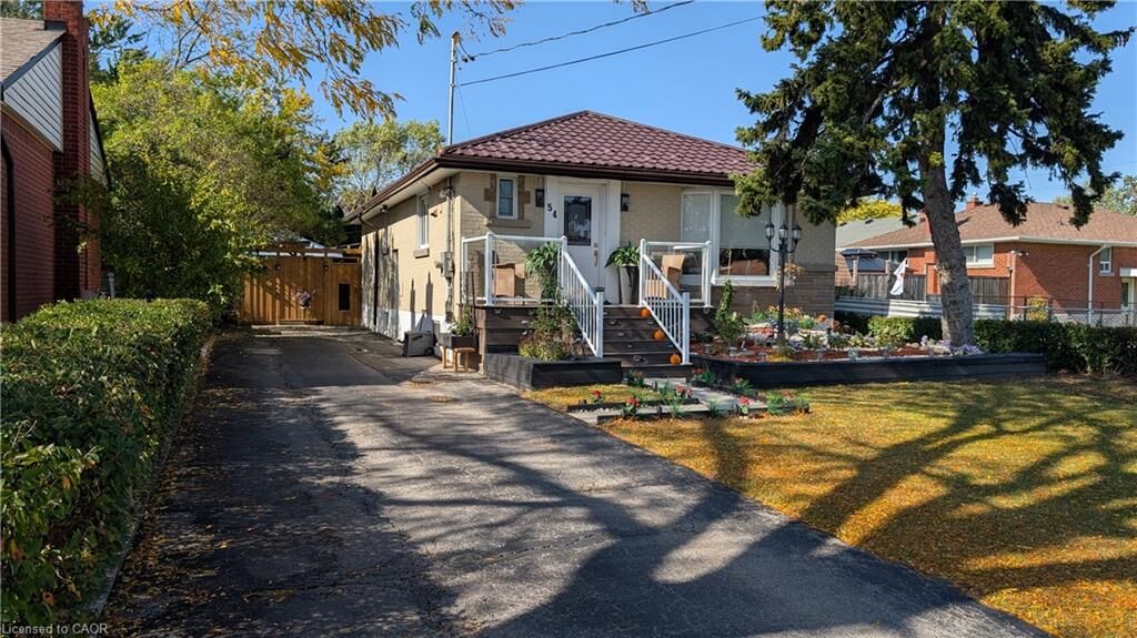 Property Photo:  54 Winchester Boulevard Lower  ON L8T 2M8 