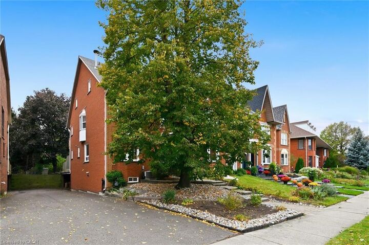 Property Photo:  50 Edgewater Drive  ON L8E 4Z3 