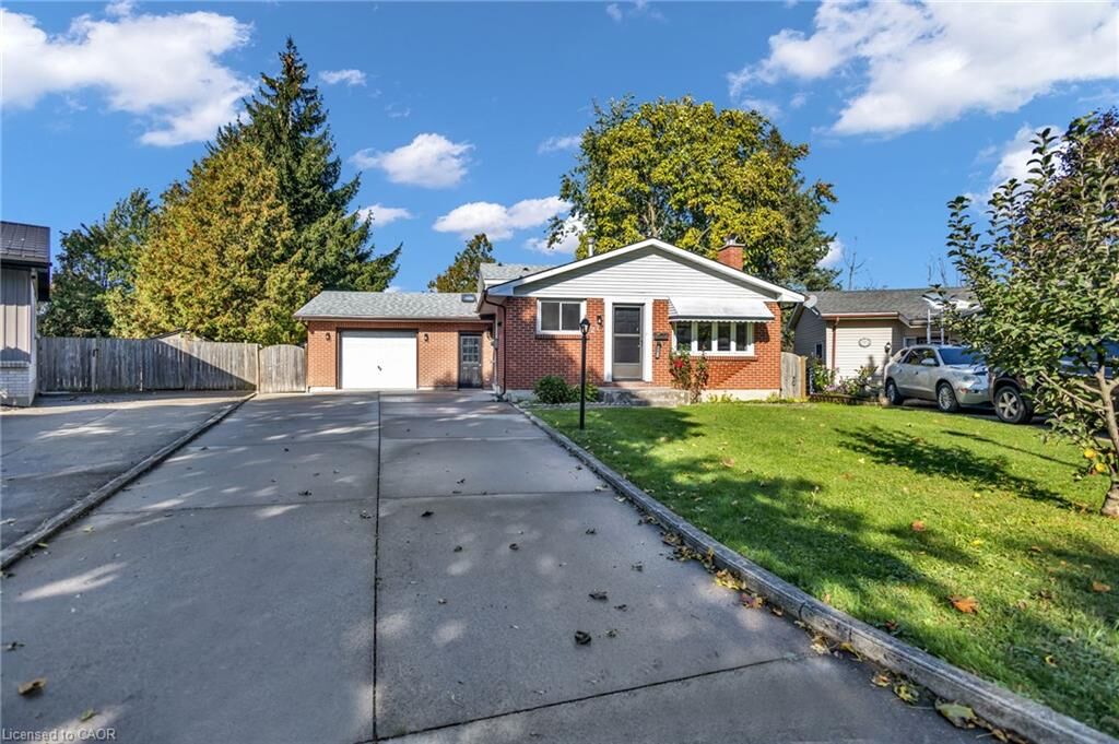 Property Photo:  27 Toulon Crescent  ON N5V 1J4 