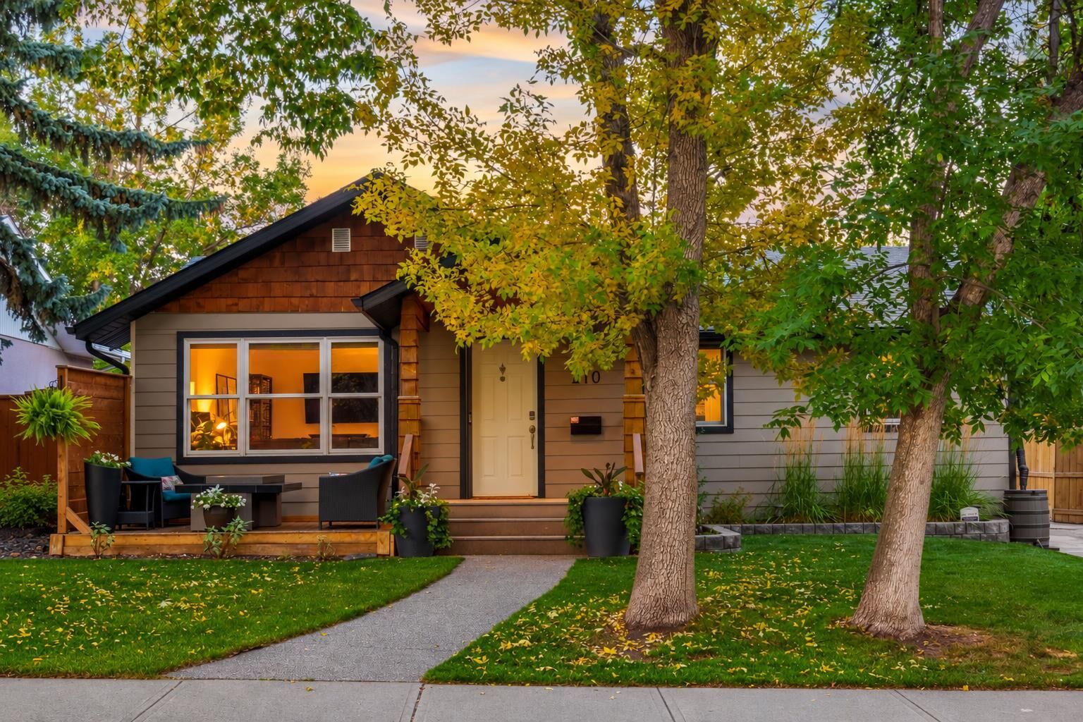 Property Photo:  210 Windermere Road SW  AB T3C 3K8 
