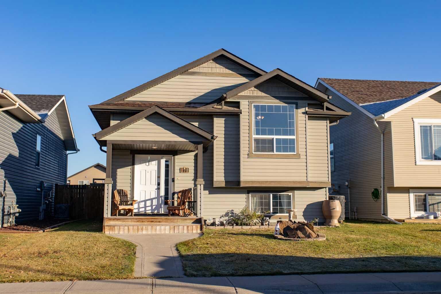 Property Photo:  171 Long Close  AB T4R 0J6 