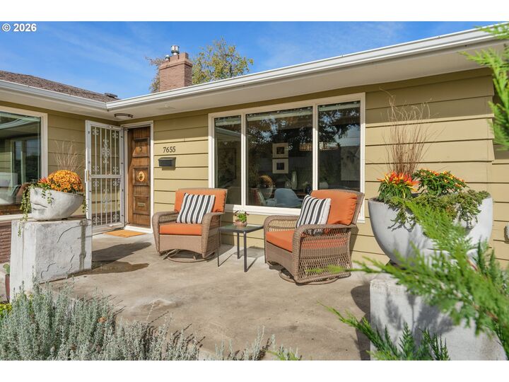 Property Photo: 7655 NE Alameda St OR 97213