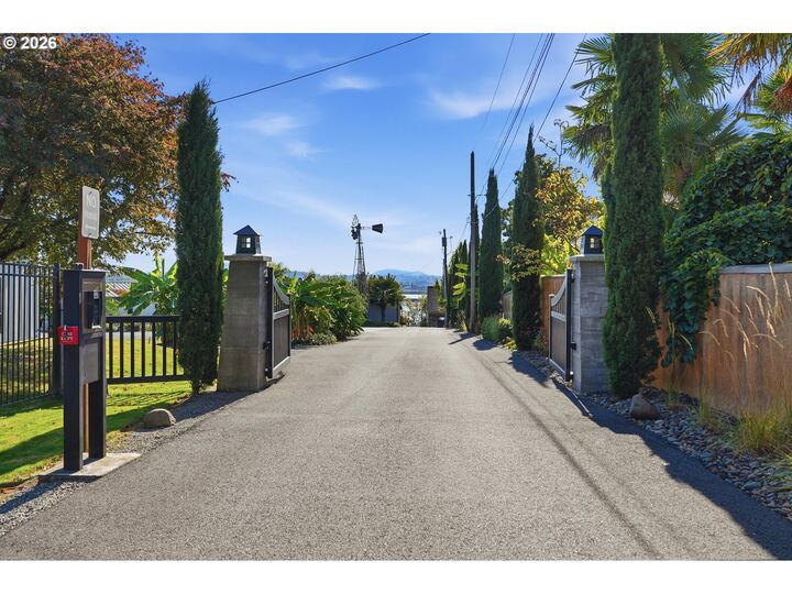 Property Photo:  2107 SE 96th Ct  WA 98664 