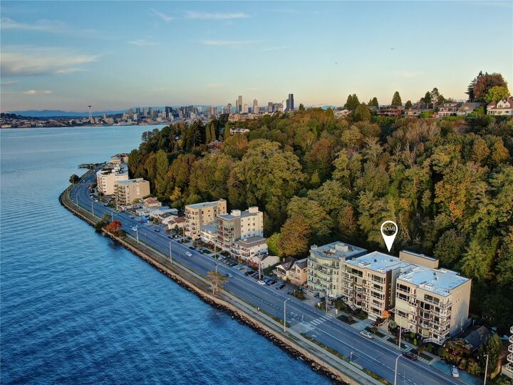 Property Photo:  1388  Alki Avenue SW 202  WA 98116 