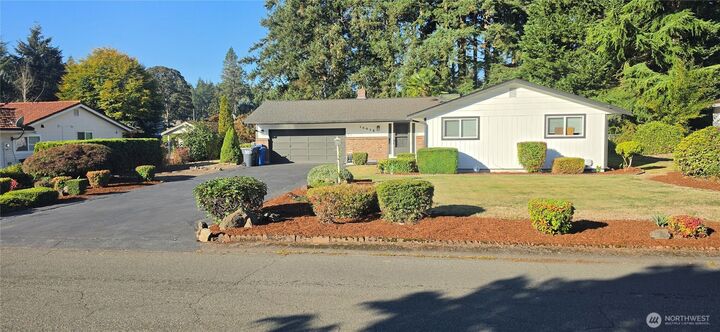 Property Photo: 15018 25th Avenue Ct E WA 98445