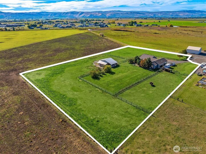 Property Photo: 240 Stone Tree Lane WA 98926