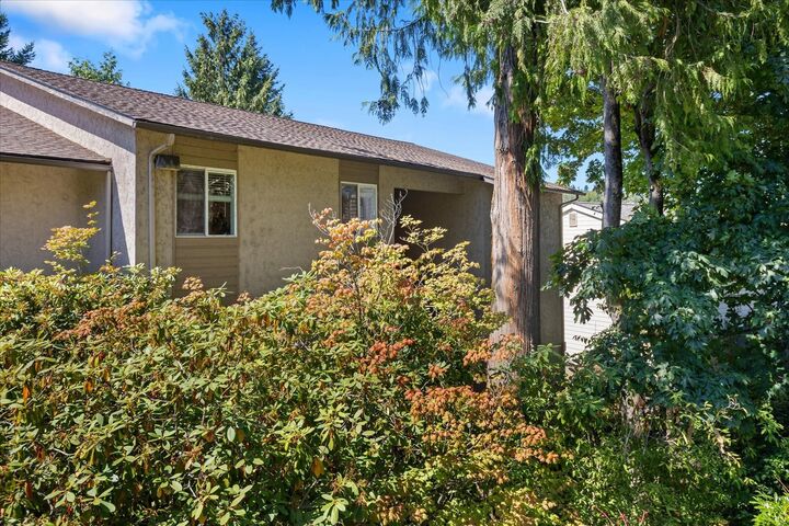 Property Photo: 11637 100th Avenue NE 2C WA 98034