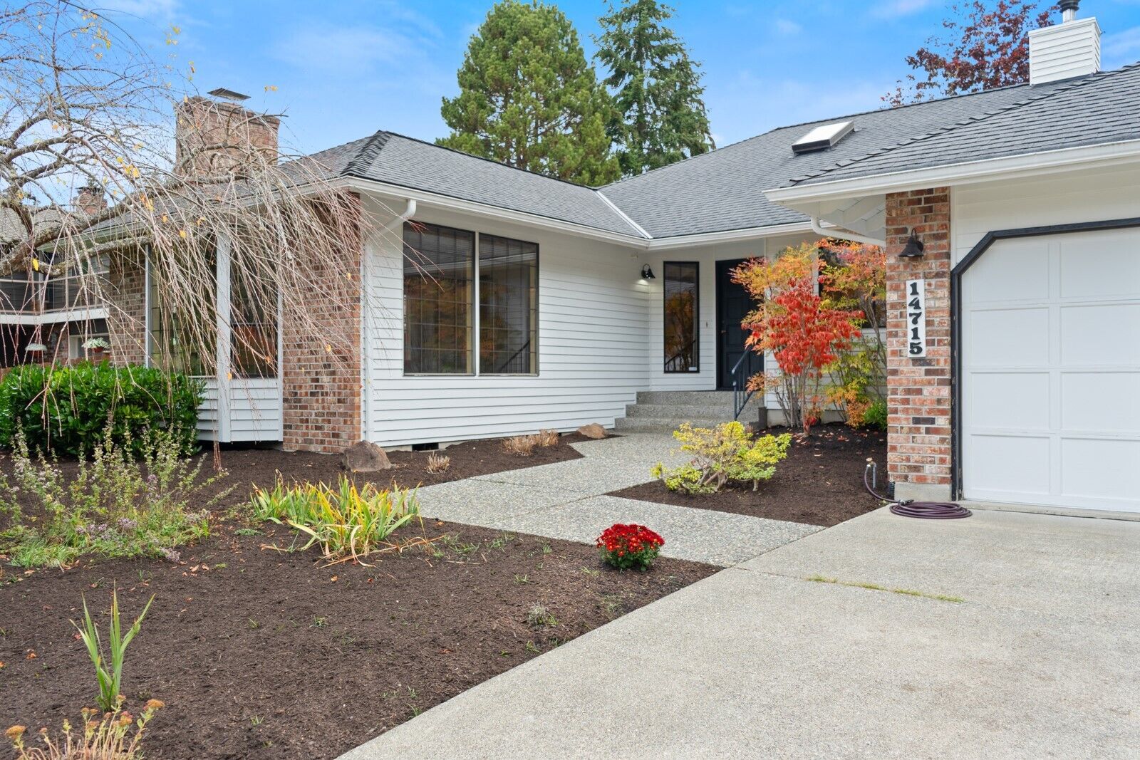 Property Photo:  14715  65th Avenue SW  WA 98026 