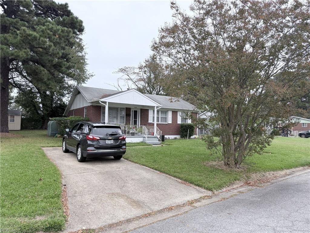Property Photo: 904 Mineo Ln VA 23701