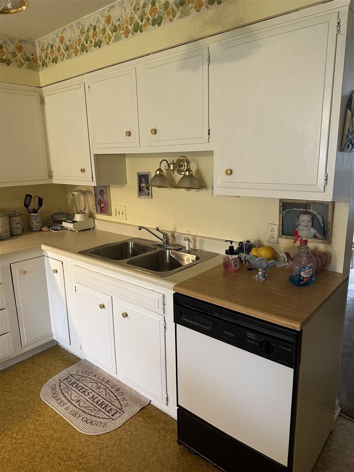 Property Photo:  924 Ranch Rd  IN 47331 