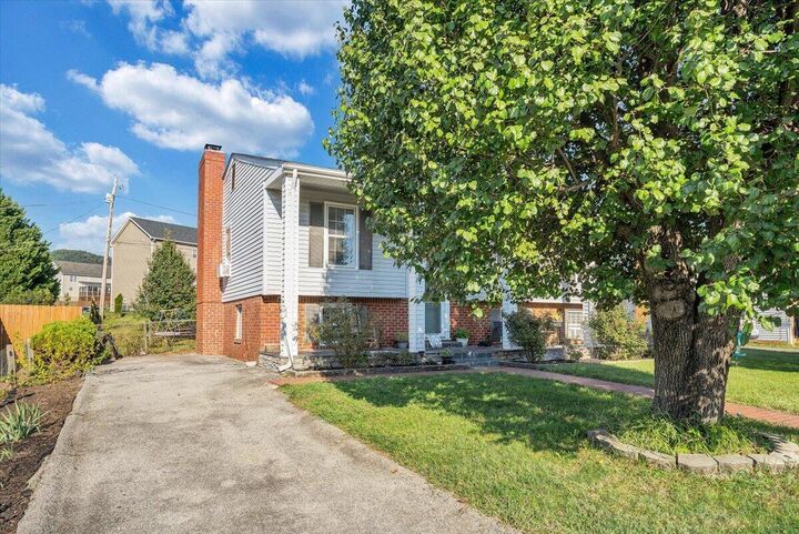 Property Photo:  453 Stoneacres Dr  VA 24179 