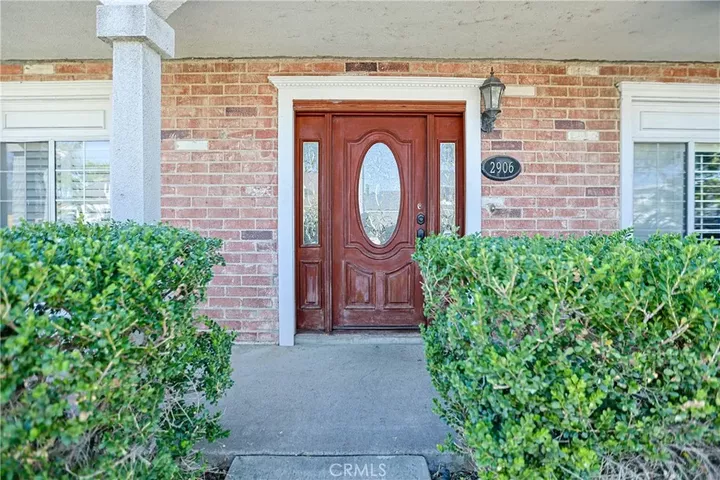 Property Photo: 2906 E Collyer Lane CA 92806