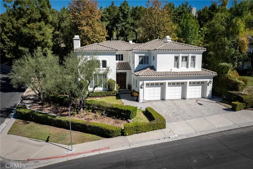 Property Photo: 24255 Hillhurst CA 91307